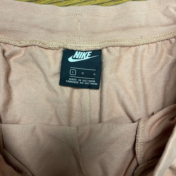 Nike Shorts - Picture 3 of 5